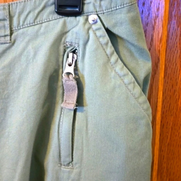 Liz & Me Sage Green Cargo / Utility Shorts Women Size 20W - Picture 4 of 15